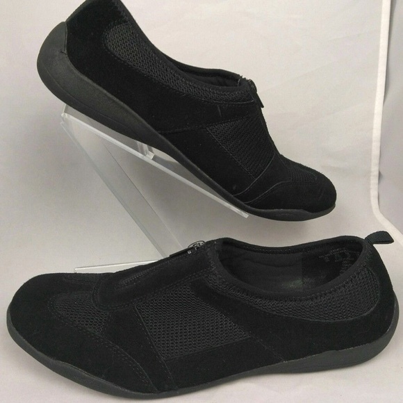 cobbie cuddlers tennis shoes